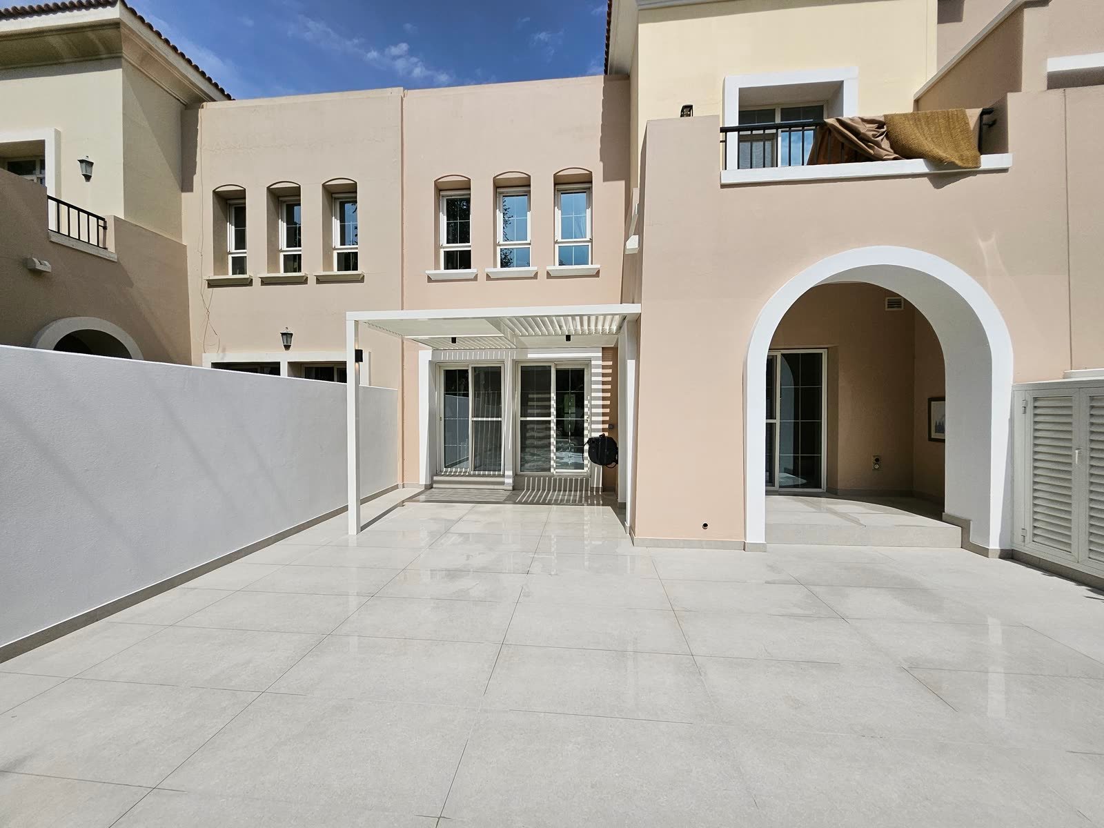 Arabian Ranches — Tiles, Pergola, Feature Wall