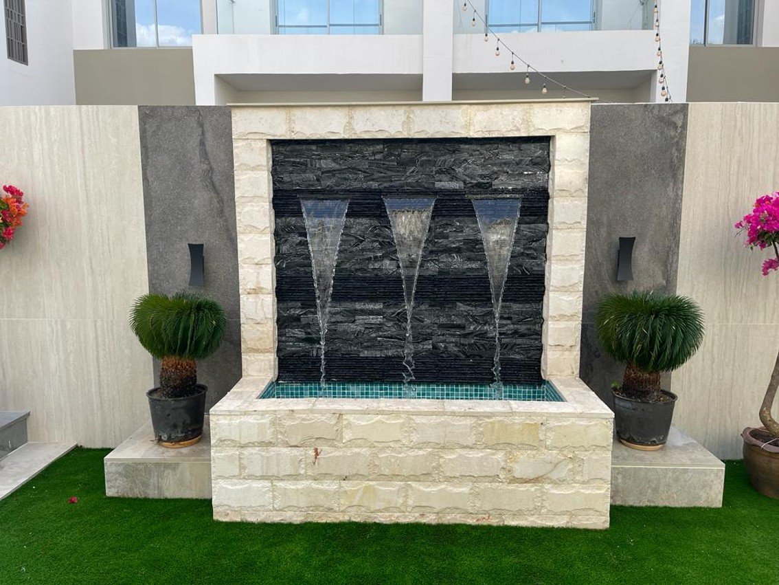 Arabian Ranches Camelia — Fountain, Artificial Grass