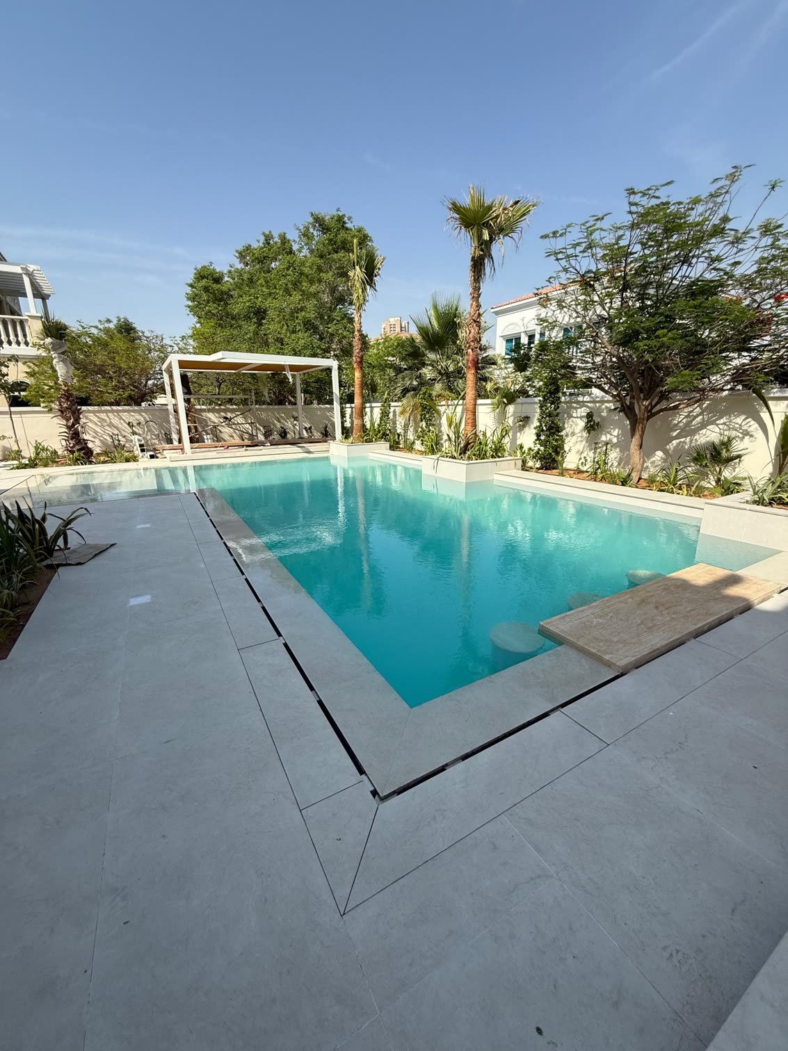 Jumeirah Golf Estates — Overflow Pool, Pergola