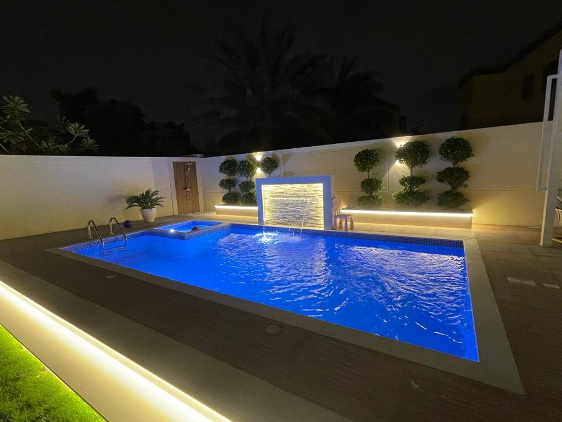 Jumeirah Park — Pool and Jacuzzi — completed project view 2