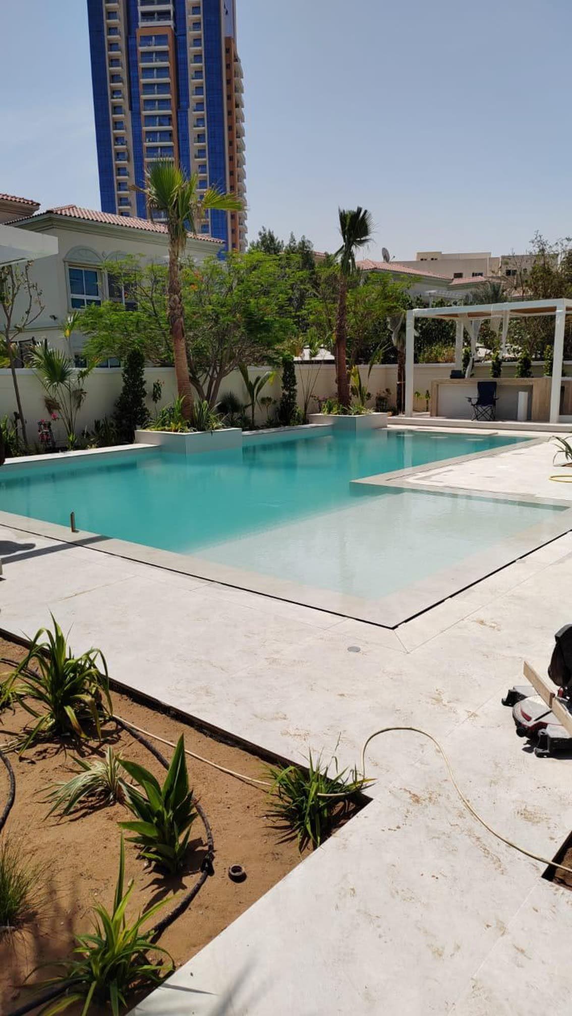 Jumeirah Park — Overflow Pool and BBQ